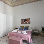 Triskeleshome * Palermo